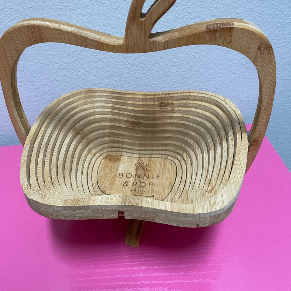 Bonnie and Pop collapsible fruit basket.
